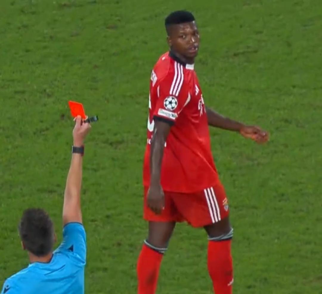 Fenerbahçe Şampiyonlar Ligi nde turu rövanşa bıraktı! Sarı-Lacivertliler Benfica ile 0-0 berabere kaldı... 4