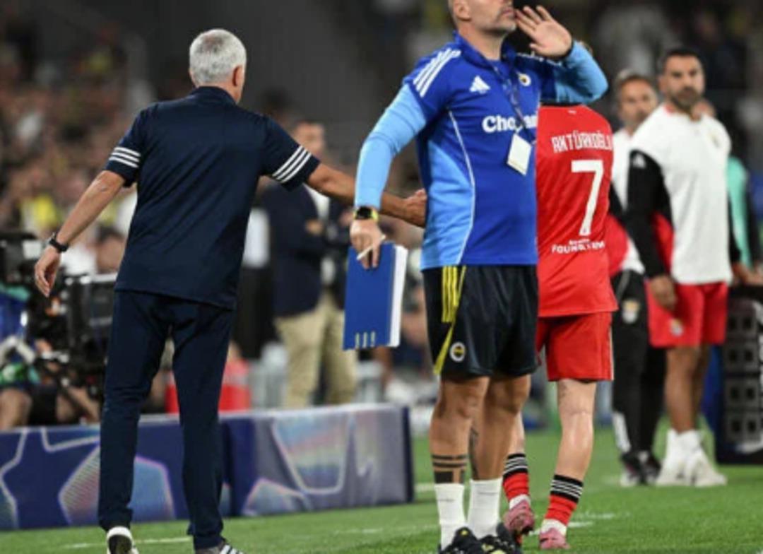 Herkes onu seyretti! Kerem Aktürkoğlu ndan Kadıköy de beklenmedik hamle... Oyundan çıkar çıkmaz oraya gitti 2