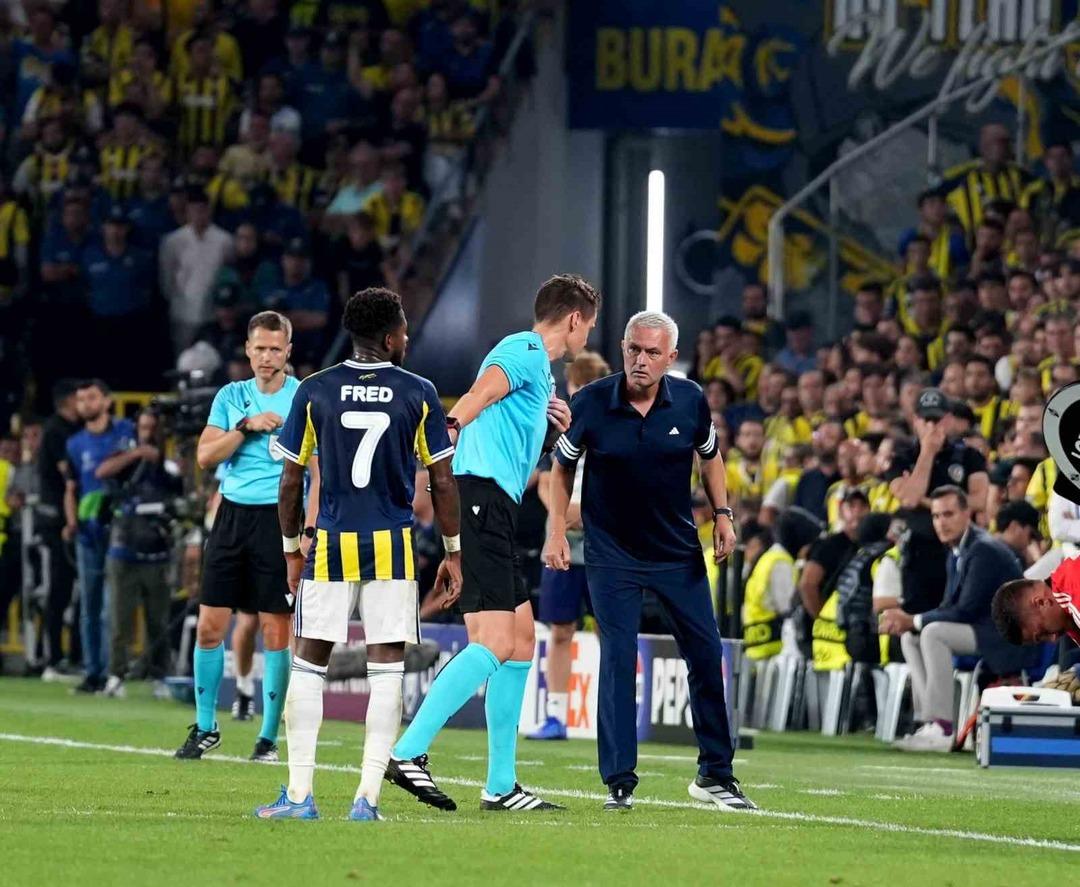 Herkes onu seyretti! Kerem Aktürkoğlu ndan Kadıköy de beklenmedik hamle... Oyundan çıkar çıkmaz oraya gitti 1