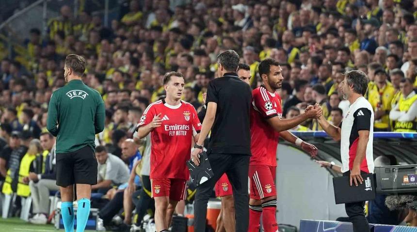 Herkes onu seyretti! Kerem Aktürkoğlu'ndan Kadıköy'de beklenmedik hamle... Oyundan çıkar çıkmaz oraya gitti