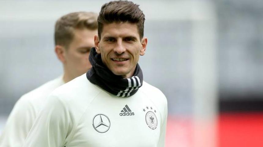 Yine, yeni, yeniden Mario Gomez!