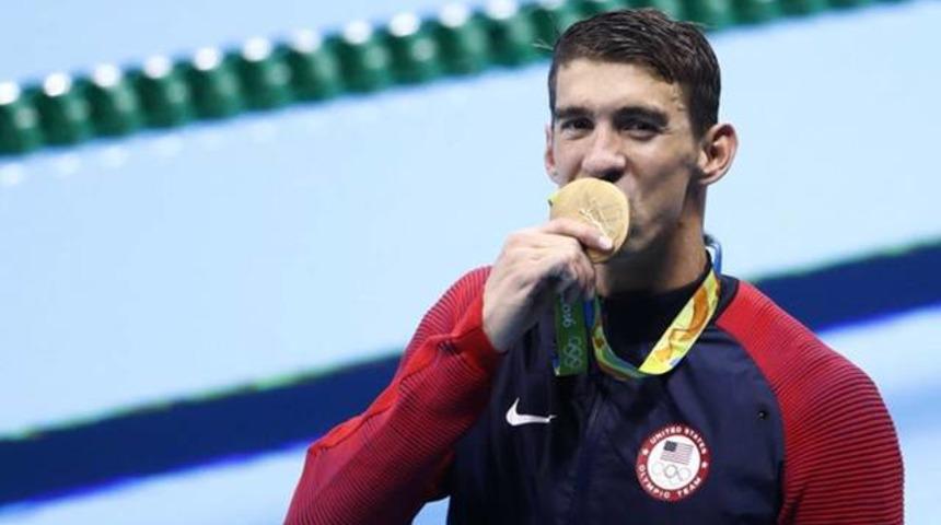 Michael Phelps 2168 yıllık rekoru kırdı!