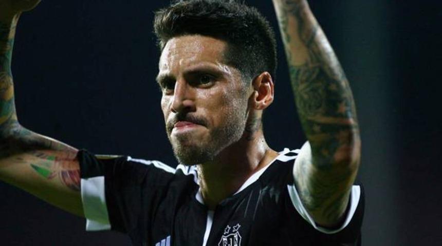 Jose Sosa, 7.5 milyon Euro'ya Milan'da