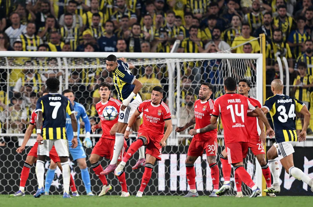 Benfica maçından sonraki yorumu yine ezber bozdu: “Bu ikisiyle hayat geçmez hemen…” 3