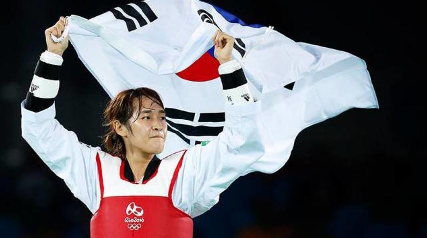 Tekvandoda iki kategoride madalyalar sahibini buldu