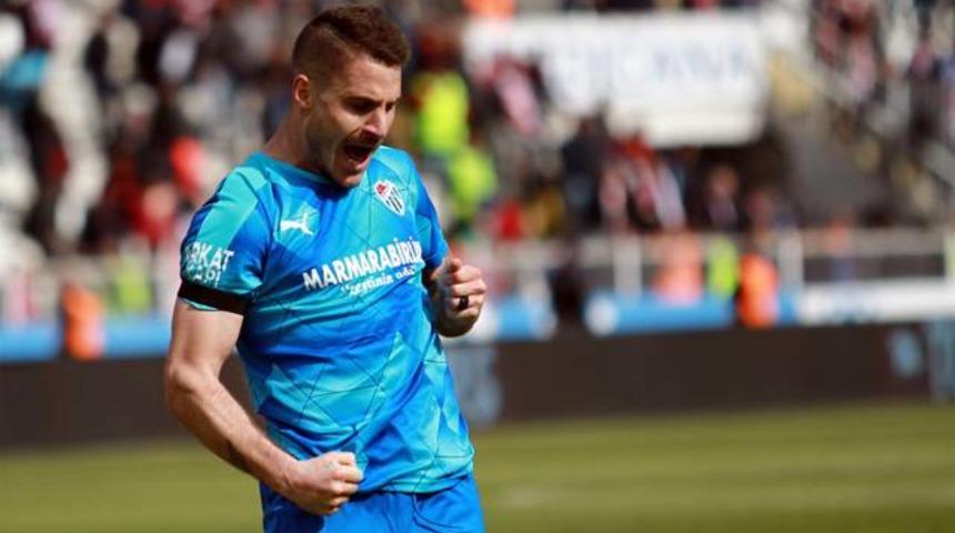 Deniz Yılmaz, Azerbaycan'ı se&ccedil;ti