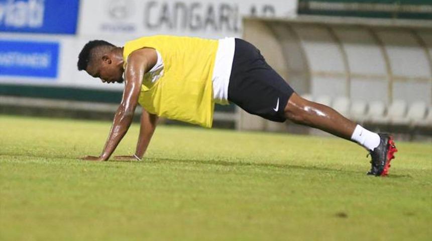 Eto'o kendisine ceza verdi