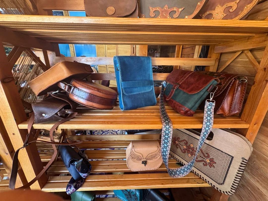 Çıraklıktan ustalığa... Isparta lı kadın deri sanatında ilham kaynağı oldu: "Pes etmeyin, çabalayın, var olun" 5