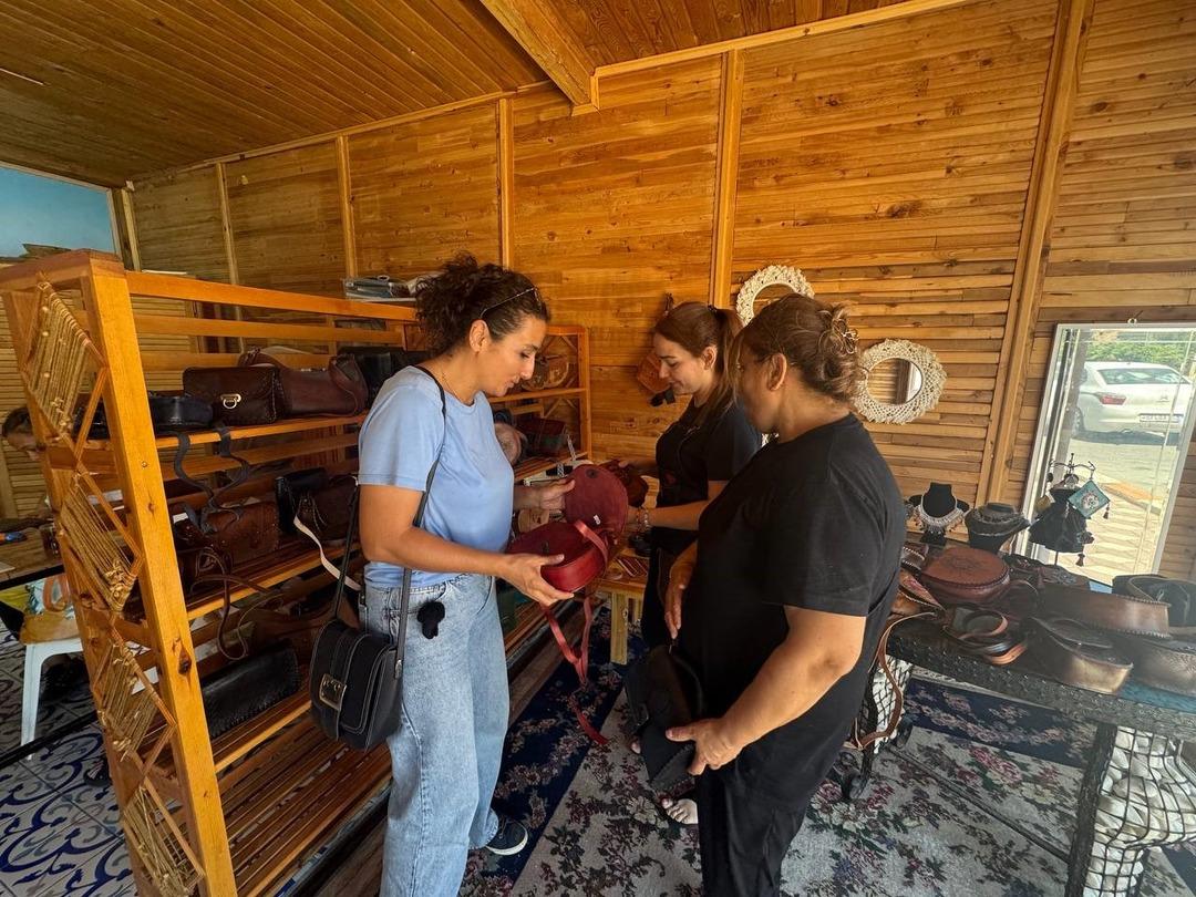 Çıraklıktan ustalığa... Isparta lı kadın deri sanatında ilham kaynağı oldu: "Pes etmeyin, çabalayın, var olun" 6