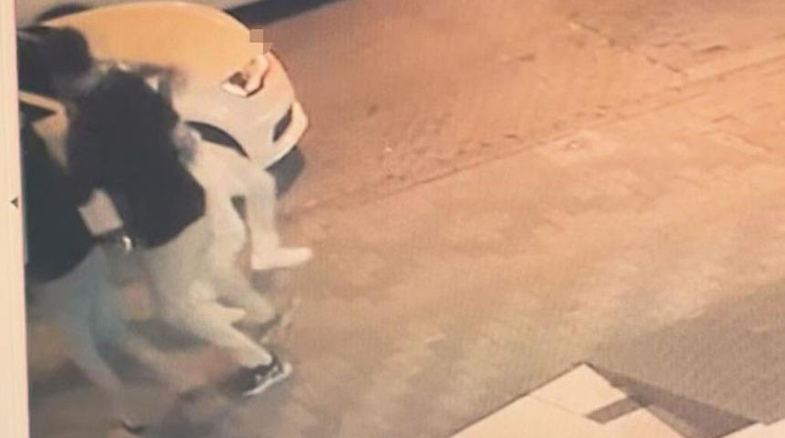 Kartal'da kaldırımda yürüyen adama yumrukla saldırdılar