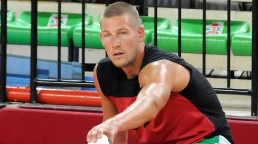 Pınar Karşıyaka&rsquo;da Iverson&rsquo;la soğuk savaş