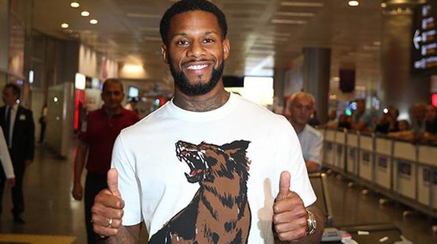 Fenerbah&ccedil;e'nin yeni transferi Lens İstanbul'a geldi