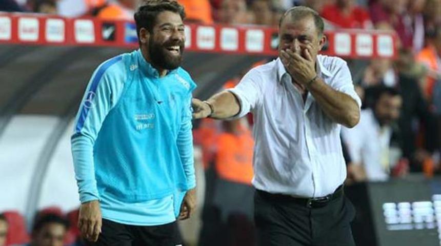 Ma&ccedil; sırasında g&uuml;lmekten kahkahalara boğuldular