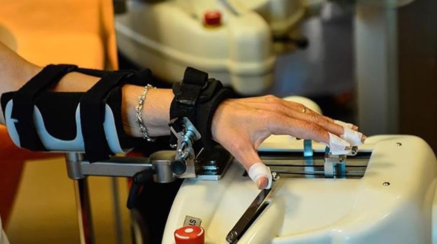 Nöroloji uzmanı uyardı: “MS hastalığı kadınlarda erkeklere göre 3-4 kat daha fazla görülüyor”