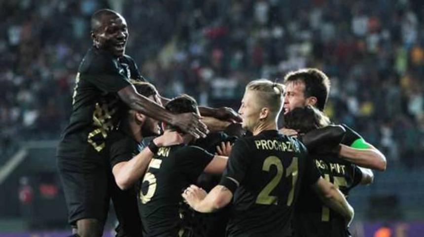 Osmanlıspor'un Avrupa Ligi kadrosu a&ccedil;ıklandı