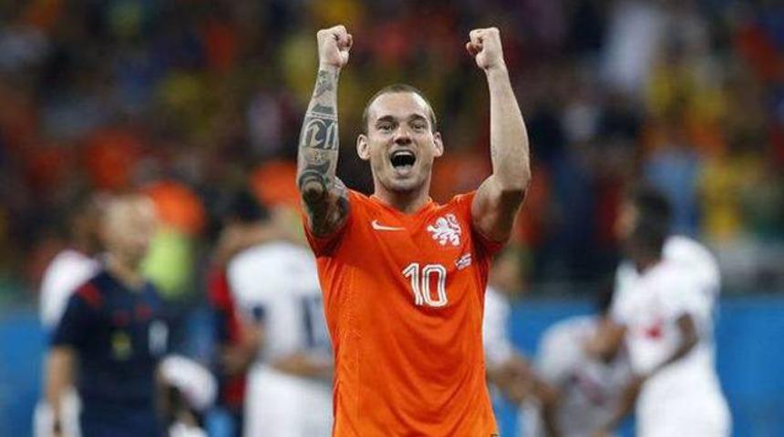 Wesley Sneijder resmen a&ccedil;ıkladı!