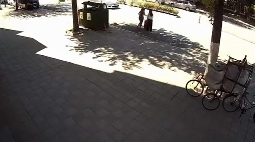 Yayaya yol vermek isterken ortalık karıştı: 8 yaralı