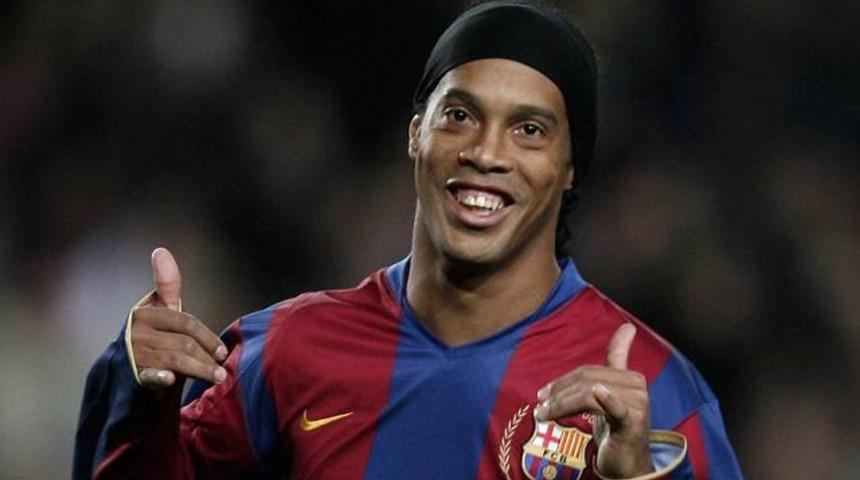 Ronaldinho yeniden Barcelona'da