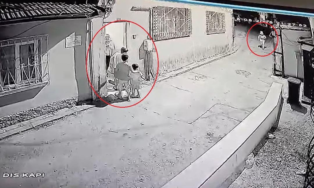 Üzerinde palyaço kıyafeti elinde bıçak gece vakti çocukları kovaladı! Mahalleli tedirgin, emniyet harekete geçti 1