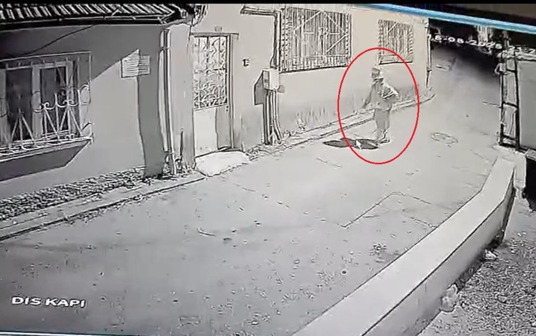 Üzerinde palyaço kıyafeti elinde bıçak gece vakti çocukları kovaladı! Mahalleli tedirgin, emniyet harekete geçti 2