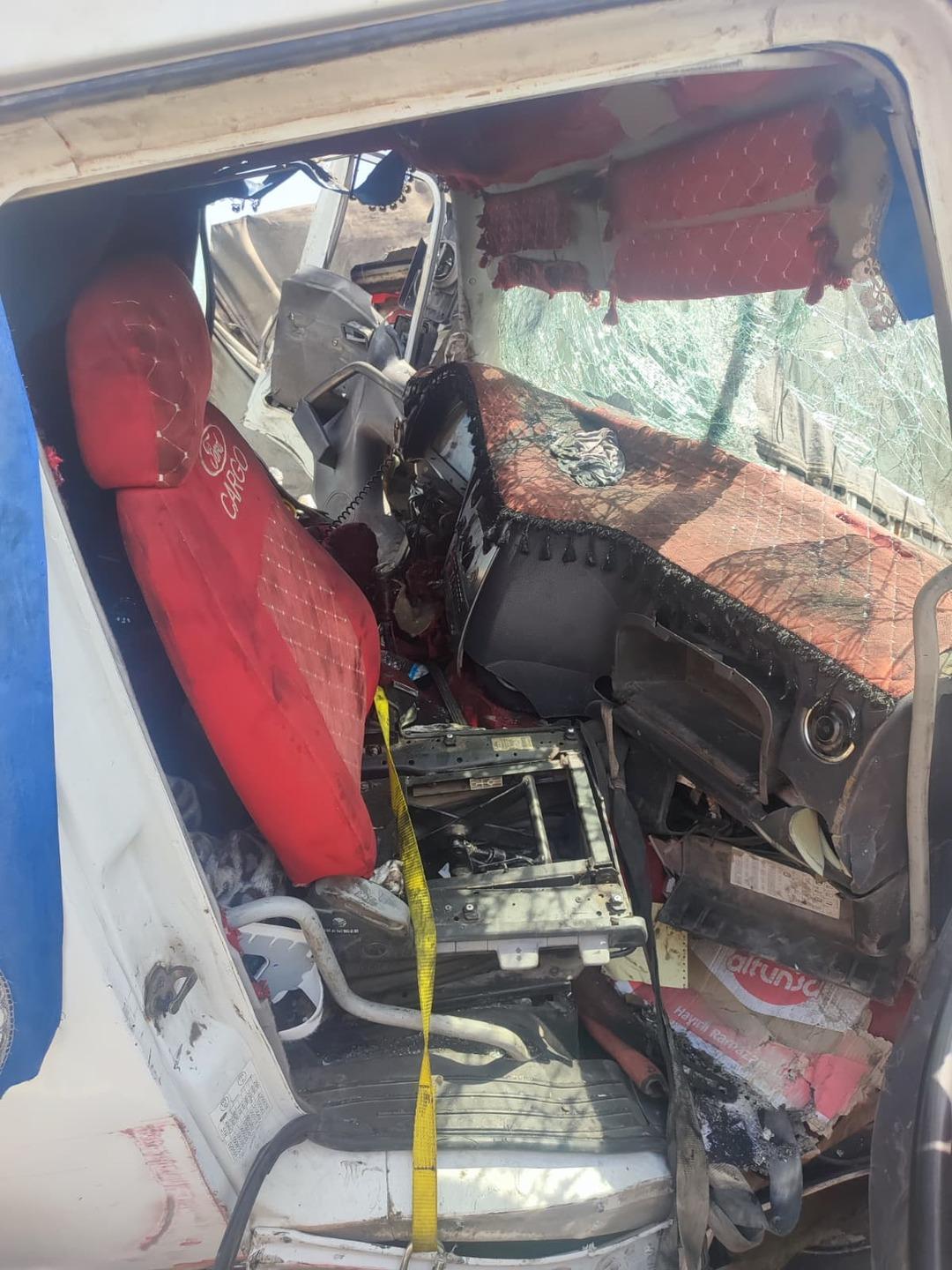 1200xauto Şırnak'ta ölümle biten tesadüf: Çarpışan TIR'ların şoförleri kardeş çıktı!