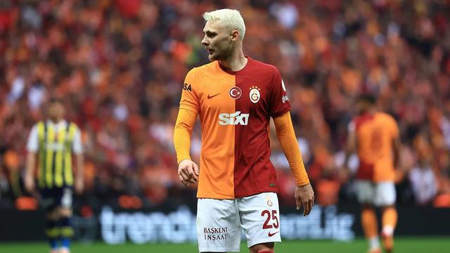 Galatasaray Victor Nelsson için resmi açıklama yaptı! Danimarkalı stoper İtalyan ekibi Verona'ya kiralandı...