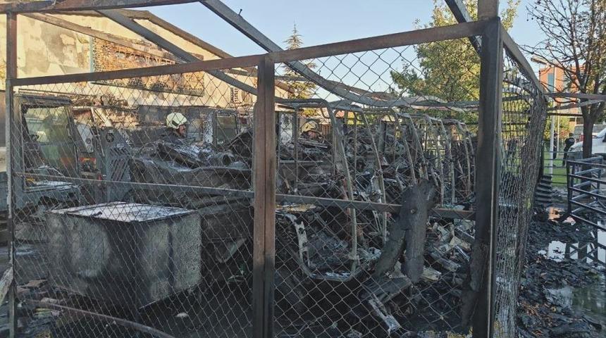 Belediyenin temizlik araçları yandı: 4 araç kül oldu, 3 araçta hasar meydana geld