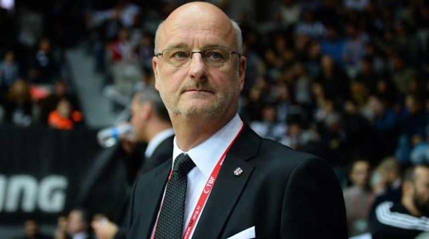 Henrik Dettmann'a araba &ccedil;arptı