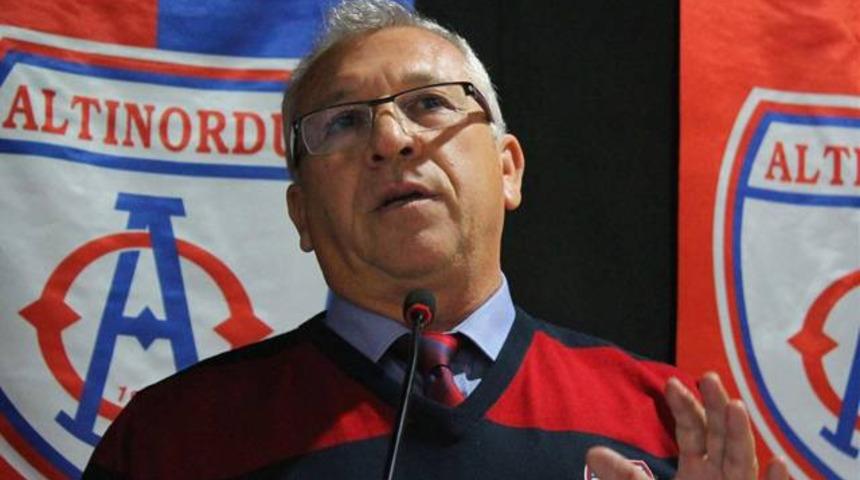 Başkan b&uuml;t&uuml;n takımı kovdu!