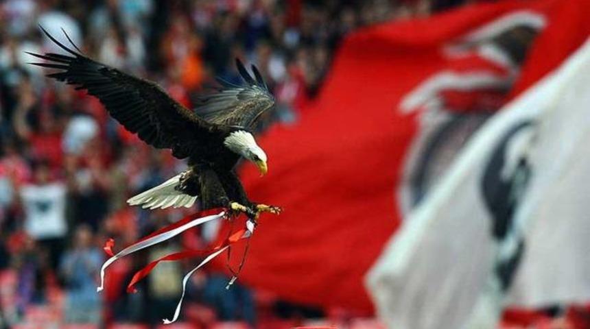 Benfica'dan Beşiktaş'a b&uuml;y&uuml;k jest
