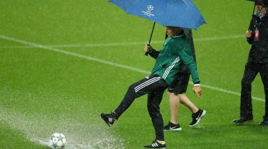 Manchester City ile Borussia M&ouml;nchengladbach arasındaki ma&ccedil; ertelendi