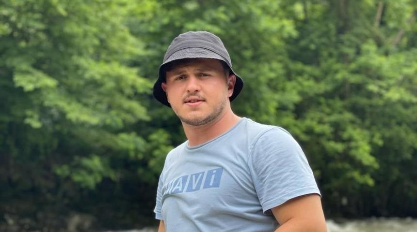 Tutukluk yapan silahıyla oynarken silah ateş aldı, genç hayatını kaybetti