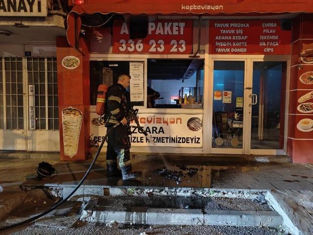 Ocaktaki köz iş yerinde yangın çıkardı