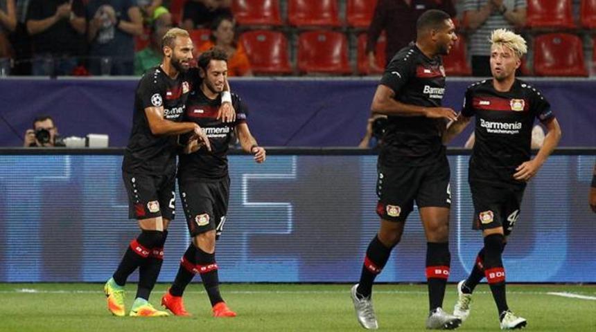 Hakan &Ccedil;alhanoğlu boş ge&ccedil;medi!