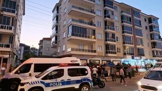 Aksaray'da asansör faciası! Tamir etmek için üzerine çıktılar, halat koptu: 2 ağır yaralı