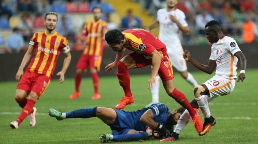 Futbolculardan y&ouml;netime kart isyanı