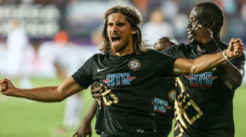 Pinto UEFA'nın ilk 11'inde