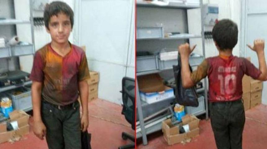 Galatasaray'dan minik taraftara b&uuml;y&uuml;k jest!