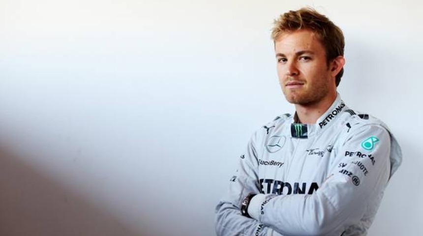 Singapur'da pole pozisyonu Rosberg'in