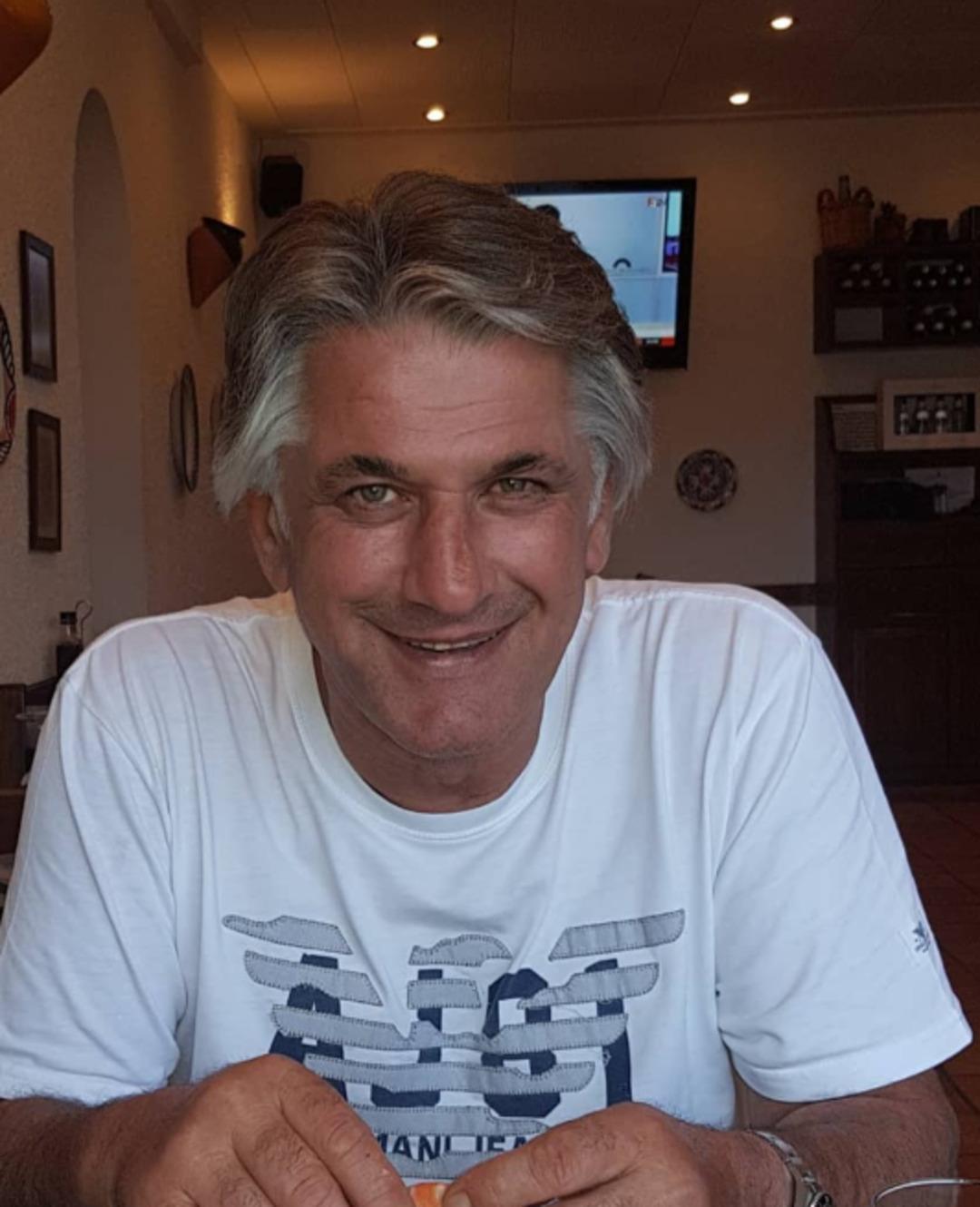 Yeşilçam ın en yakışıklı jönüydü! Şöhreti geride bırakıp sırra kadem bastı! Kenan Kalav başka bir ülkede restoran patronu oldu 4