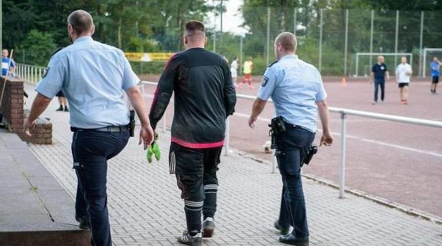 Bir ma&ccedil;ta 43 gol yiyince g&ouml;zaltına alındı