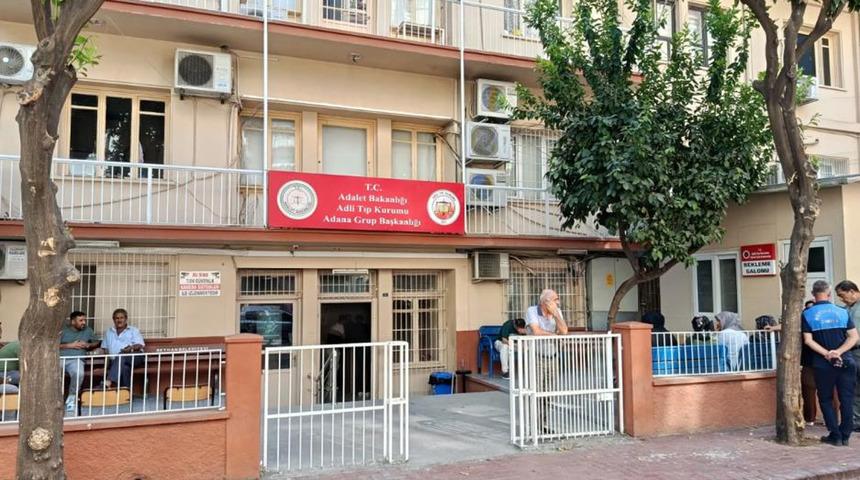 Adana'da korkunç olay! Sokak ortasında silahlı saldırı... 1 kişi hayatını kaybetti