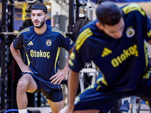 Fenerbahçe, Süper Lig'de yarın Kocaelispor'u ağırlayacak...