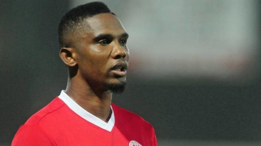 Eto'o y&ouml;netime patladı