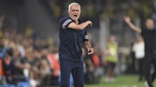 Fenerbahçe'de Benfica maçında soyunma odasına erken giden Jose Mourinho'nun sebebi ortaya çıktı! 