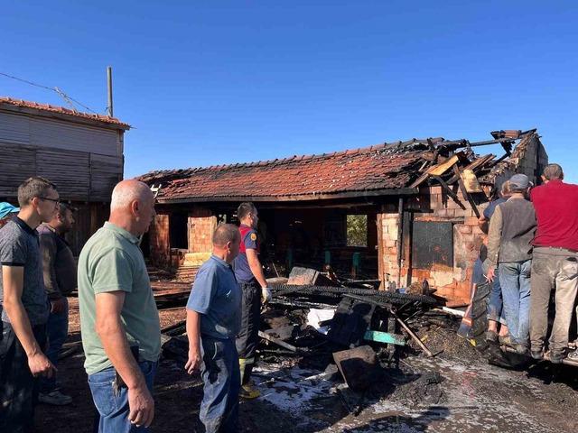 Domaniç’te hızar atölyesinde yangın 4