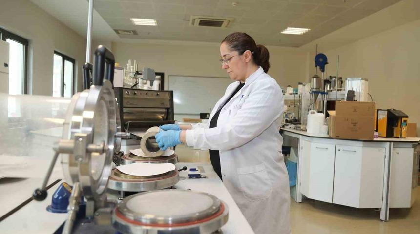 Kâğıt atıkları doğada çözünebilir saksıya dönüşecek