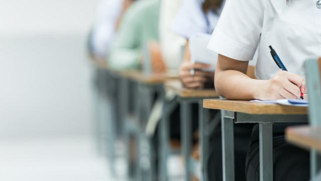 Üniversitede çaycı olarak işe başladı! Genel sekreter oldu