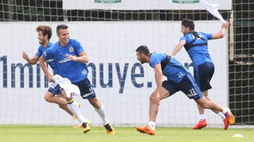 Fenerbah&ccedil;e'de van Persie şaşkınlığı