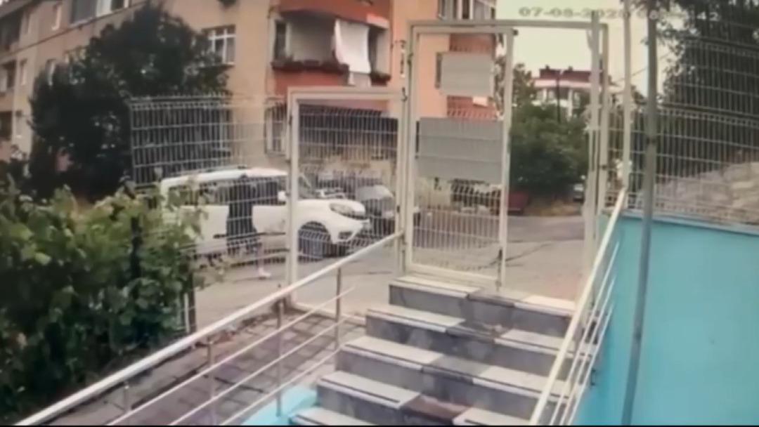 İstanbul daki kanlı cinayet kamerada! Yaşları henüz 17 ve 18... 4
